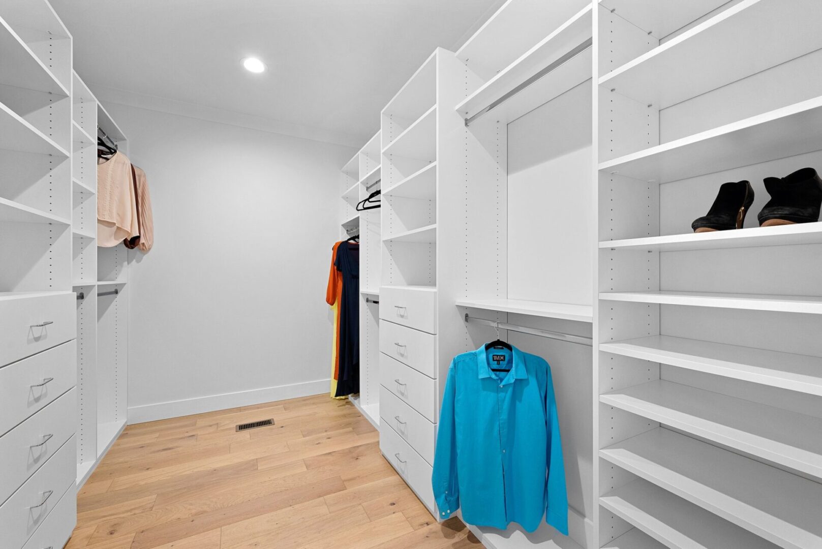 Custom closet by St. Louis Closet CO