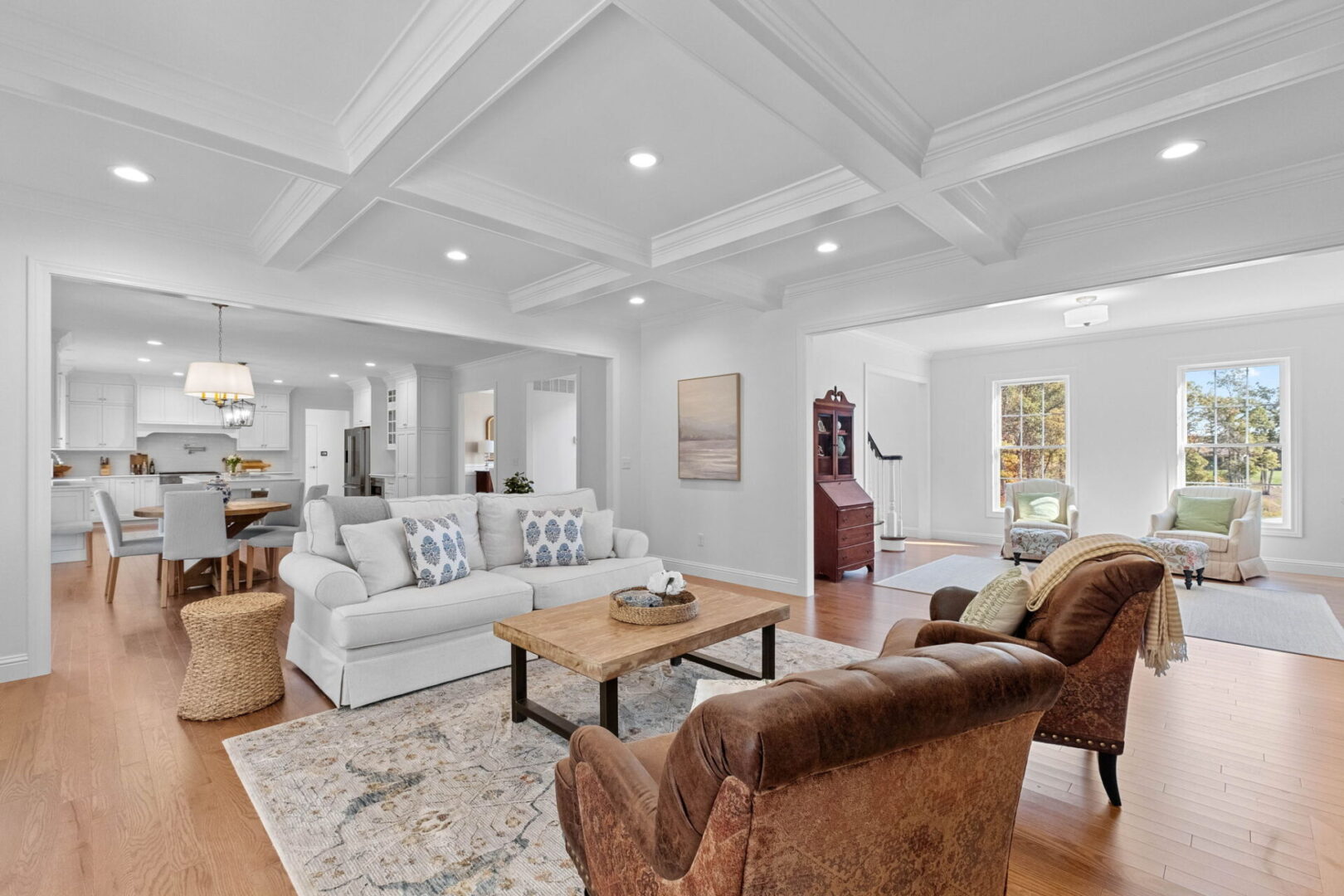 Luxury traditional colonial style great room