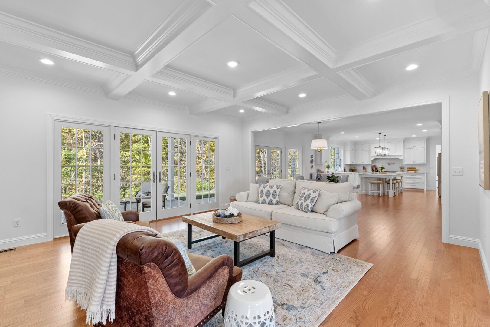 Luxury traditional colonial style great room