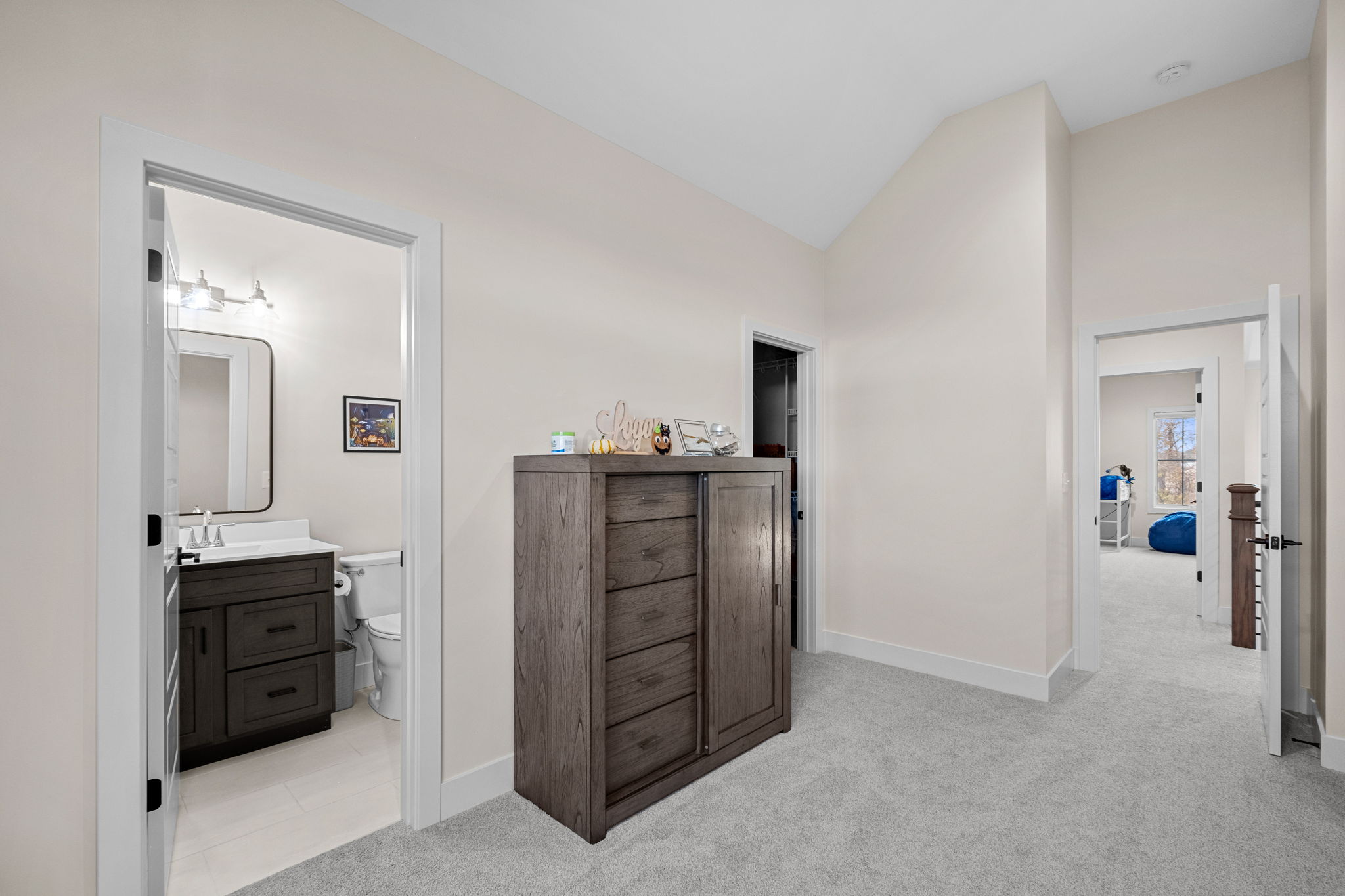 Upstairs bedroom 2