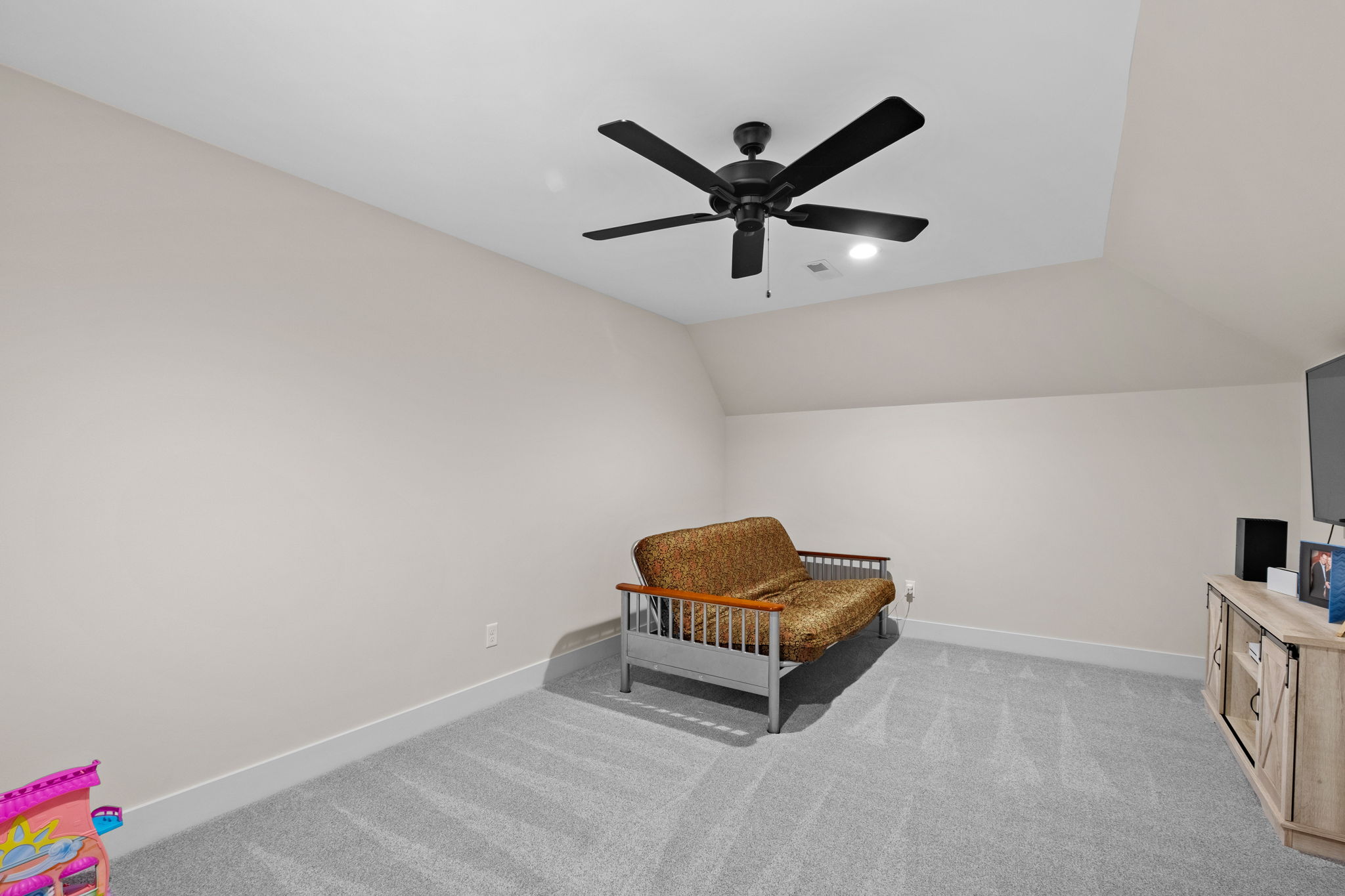 Upstairs bedroom 3 or playroom