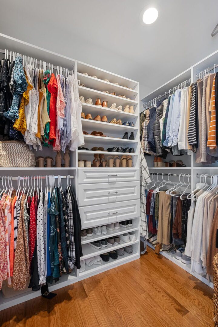 Custom closet by St. Louis Closet CO