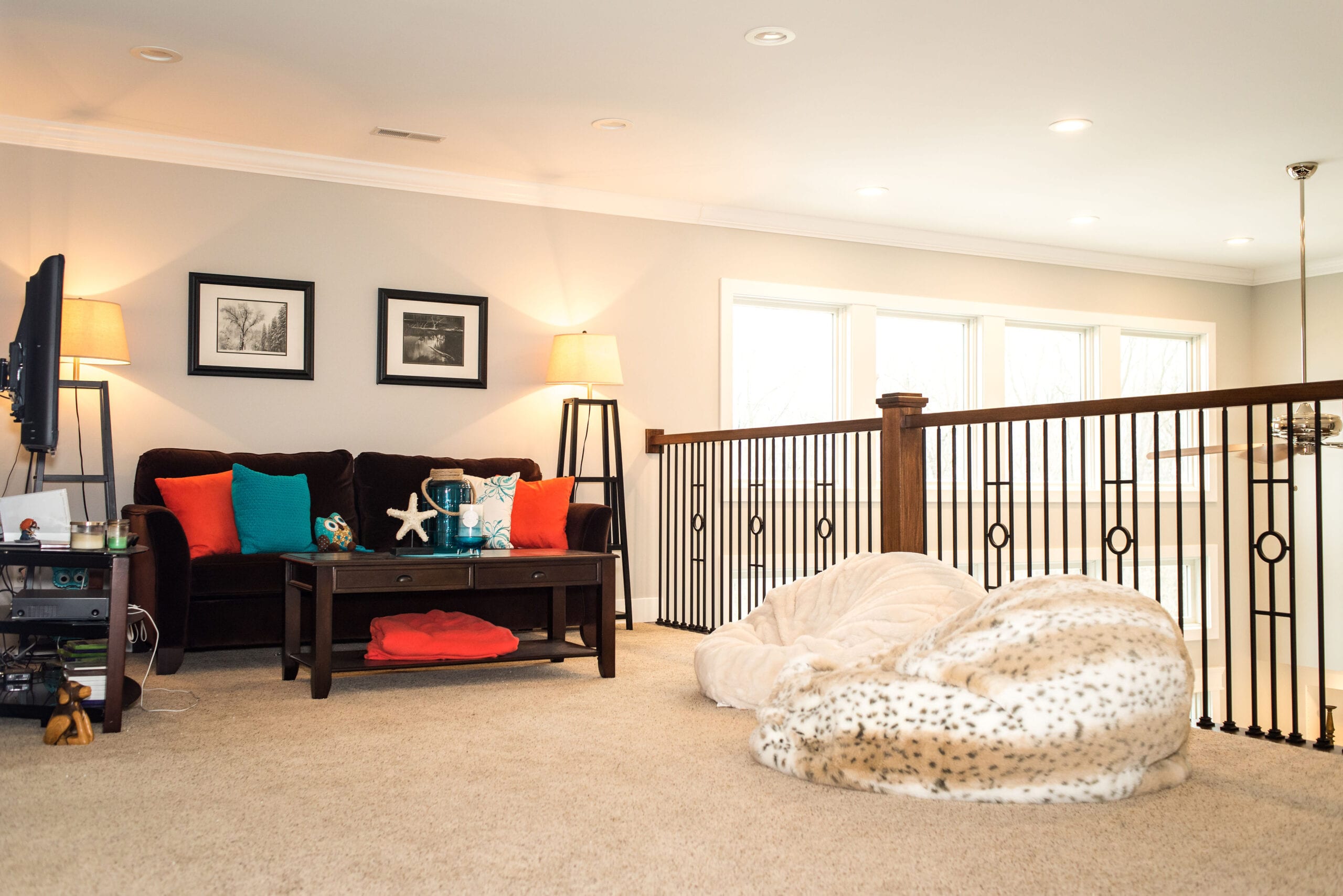 Family room upstairs balcony